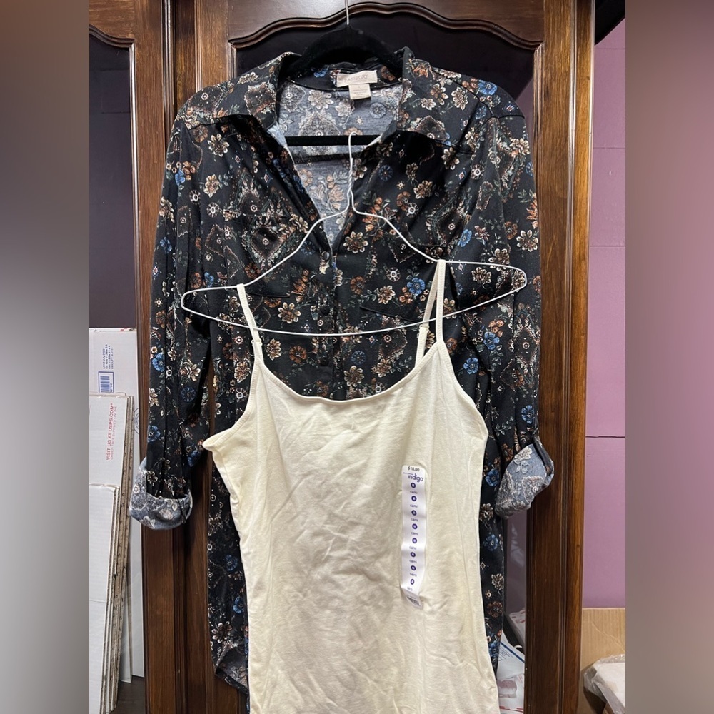 PASSPORT SZ L FLORAL OVERSIZED BLOUSE and Tank Top